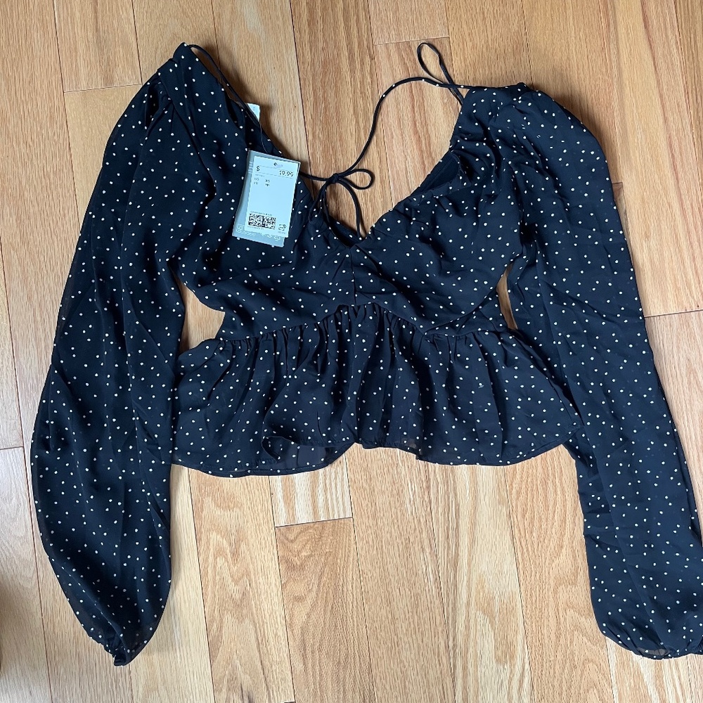 New H&M V-Cut Top